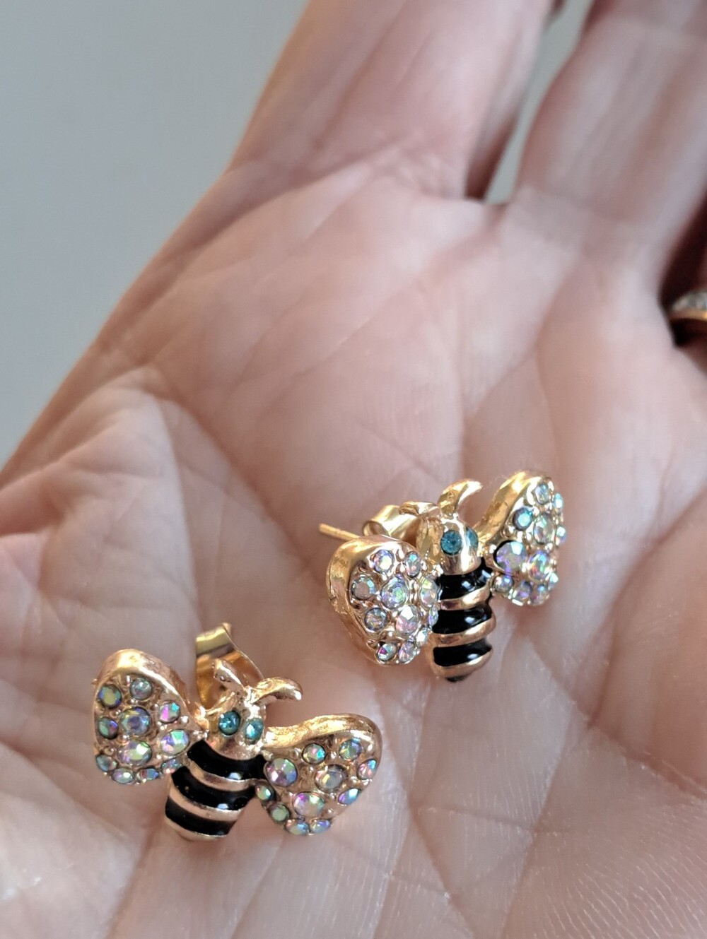 Signed Betsey J Bee Earrings - Picture 4 of 5
